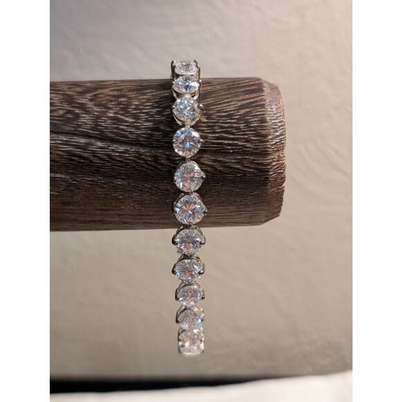 Gorgeous Graduated Large CZ 925 Sterling Silver Tennis Bracelet - Picture 16 of 16